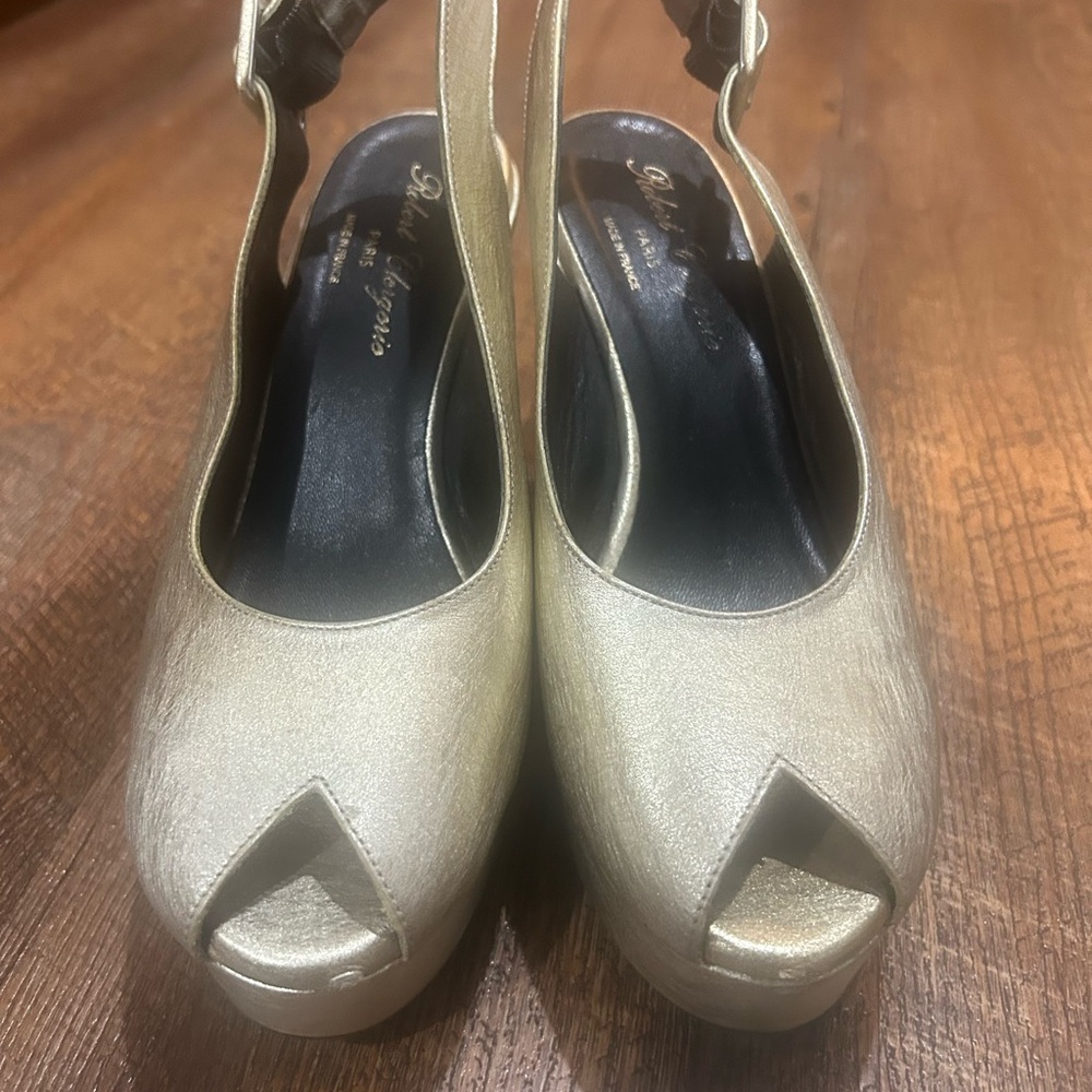 Robert Clergerie Gold Peep-Toe Heels